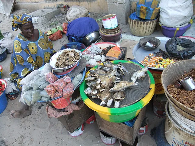Peul_market_seller